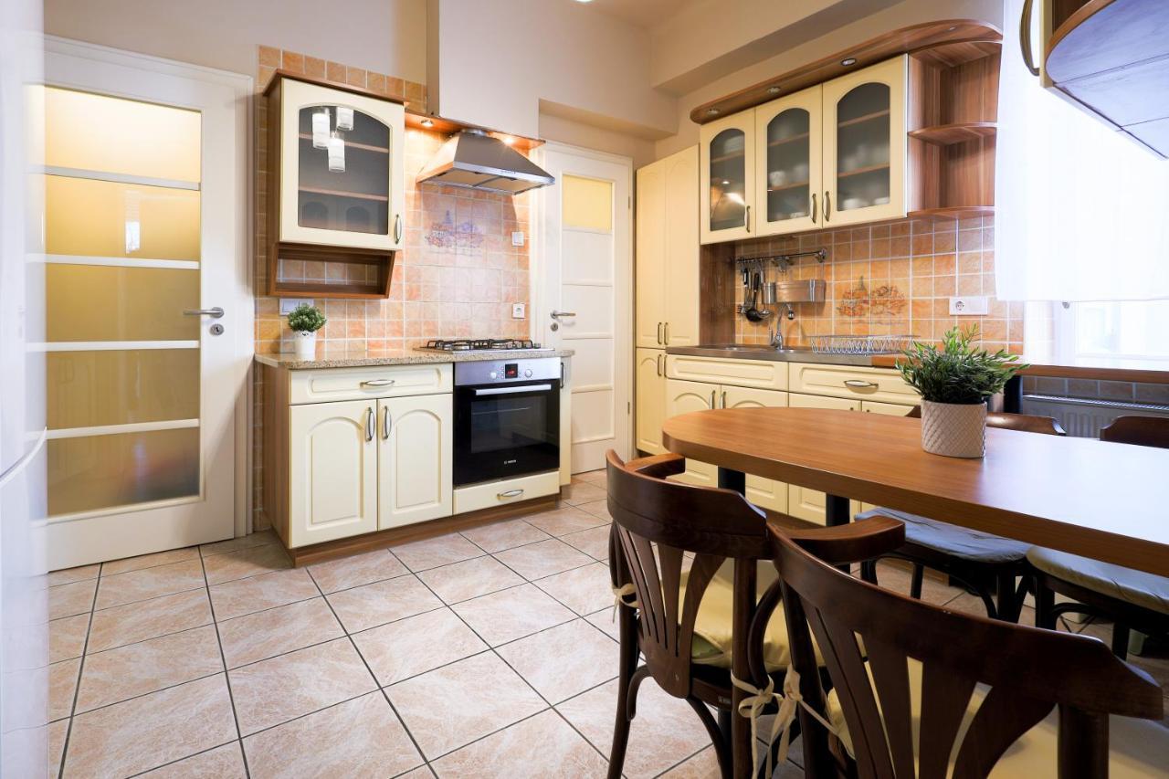 Downtown Vintage Home By Bella Budapest Extérieur photo