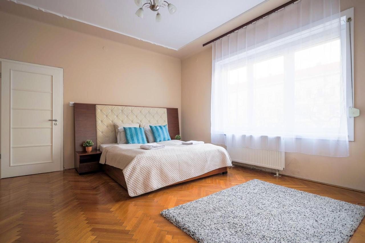 Downtown Vintage Home By Bella Budapest Extérieur photo